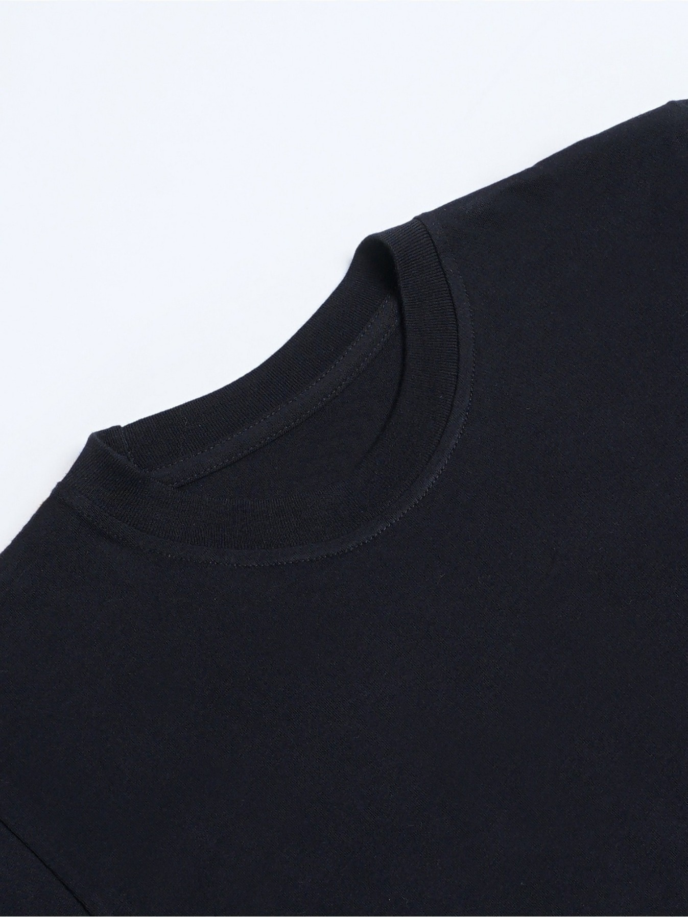 T-Shirt Featuring a Black Cowb - Street Fashion Theme 评论和价格