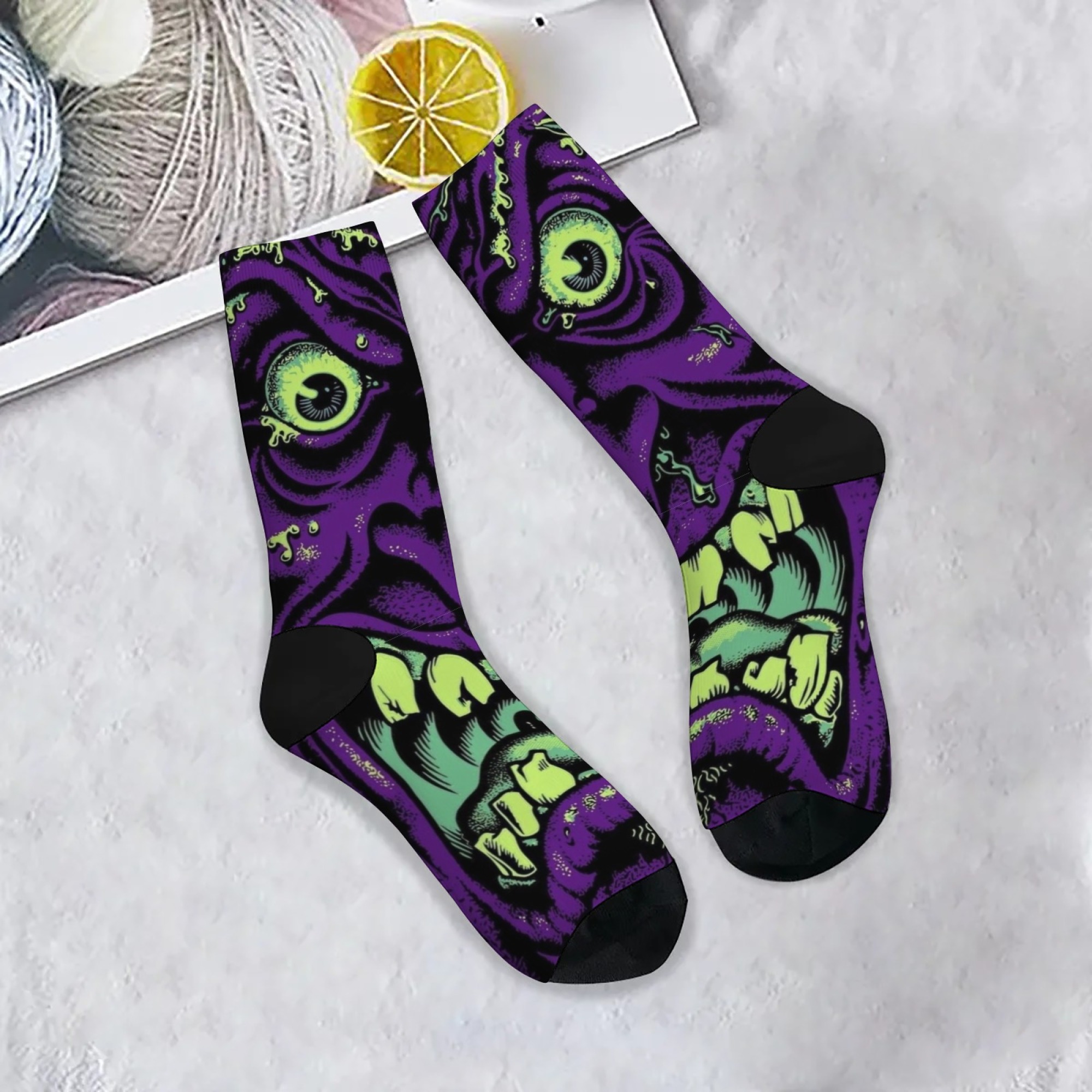 Vibrant Weird Monster Art Crew - Street Fashion Theme 评论和价格